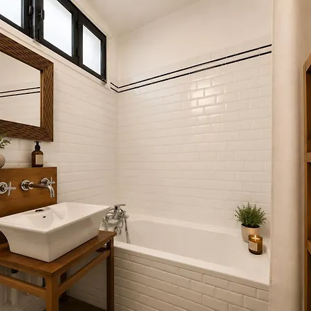 2 Bedroom 7 Near Eiffel Tower *